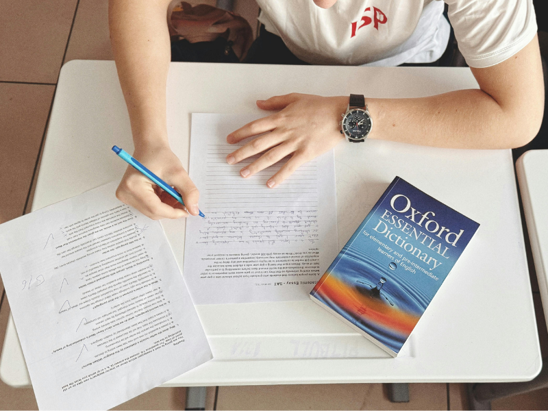 Tiếng Anh Thương Mại: Học gì? Ra làm gì? Cơ hội việc làm 2 Tiếng Anh thương mại học gì