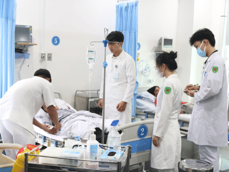 Bác sĩ đa khoa là gì? Tổng hợp những điều quan trọng cần biết 2 Bác sĩ đa khoa học mấy năm