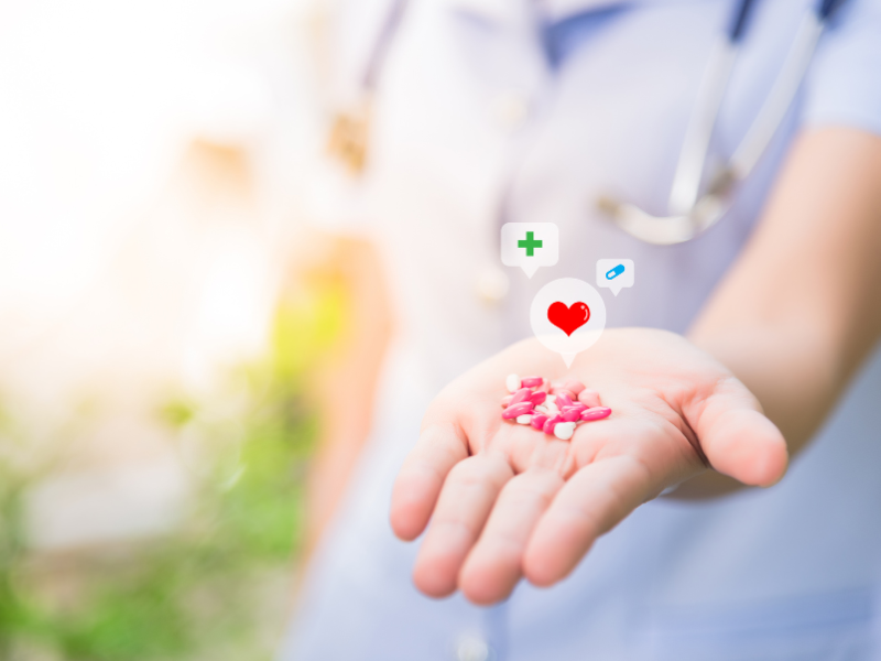 12 nhiệm vụ của điều dưỡng viên chi tiết nhất 4 Dùng thuốc và theo dõi người bệnh dùng thuốc