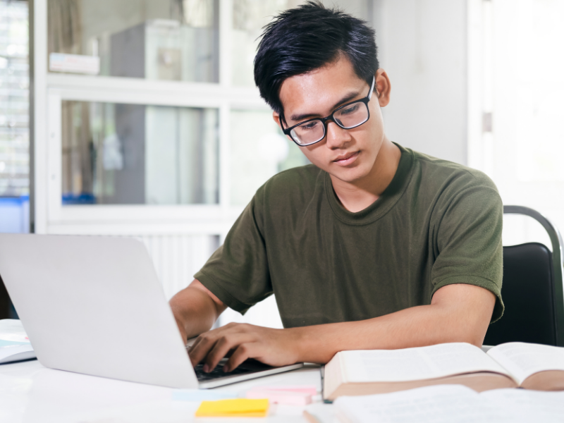 Ngành công nghệ thông tin học những môn gì?