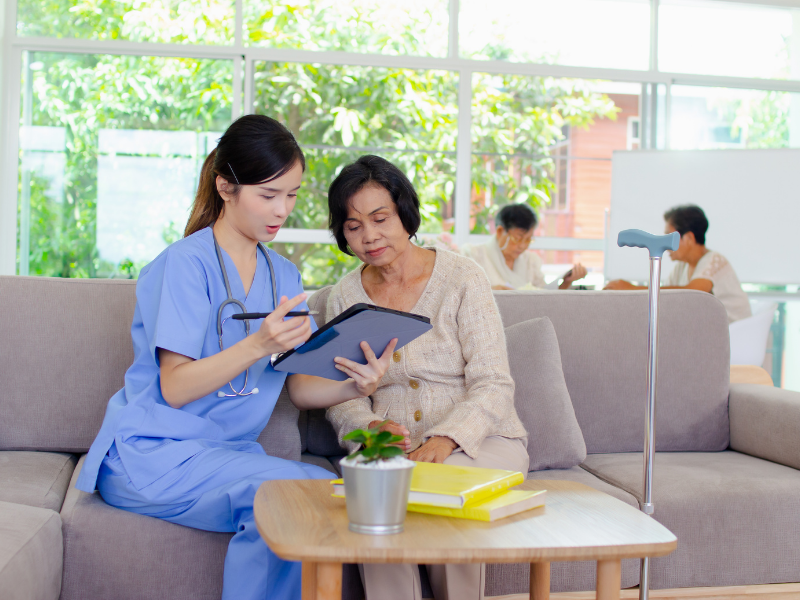 12 nhiệm vụ của điều dưỡng viên chi tiết nhất 1 Tư vấn, hướng dẫn giáo dục sức khỏe