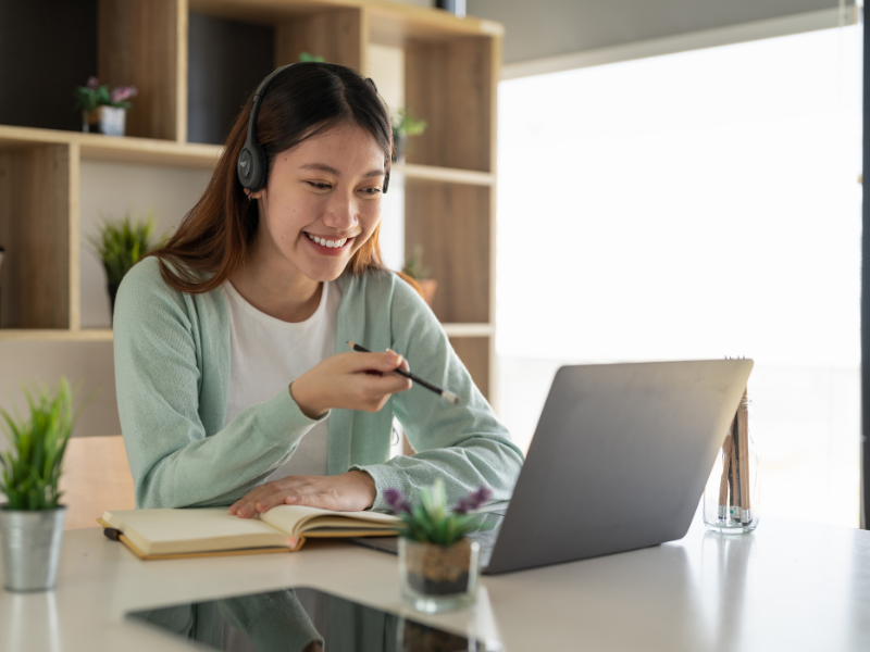 Đối tượng phù hợp học Văn bằng 2 Ngôn ngữ anh online