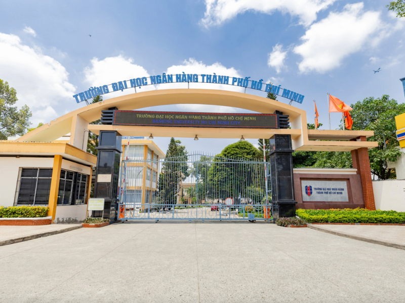 Nên học văn bằng 2 ngôn ngữ Anh ở đâu? Top 5 Trường Đào Tạo Tốt 2 Trường Đại học Ngân hàng TPHCM