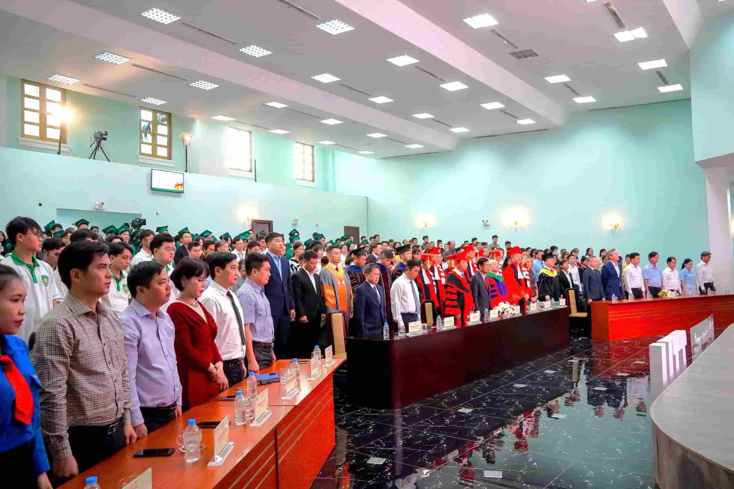 TRƯỜNG ĐẠI HỌC TÂN TẠO TỔ CHỨC LỄ TỐT NGHIỆP NĂM 2025 2 Lễ tốt nghiệp tại Trường Đại học Tân Tạo năm 2025
