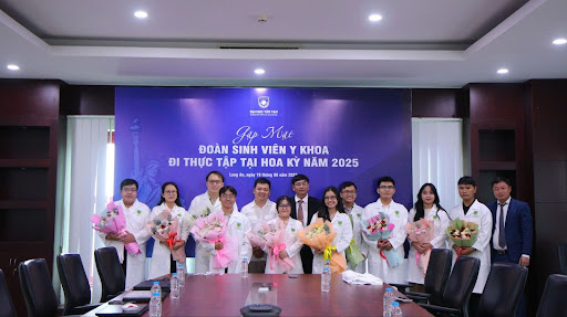 Sinh viên Y Khoa Đại học Tân Tạo chuẩn bị trước chuyến thực tập tại Hoa Kỳ năm 2025