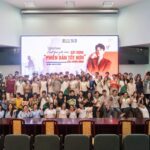 dien gia duoc si tien dong hanh cung talkshow vuot qua gioi han xay dung phien ban tot hon cua chinh minh