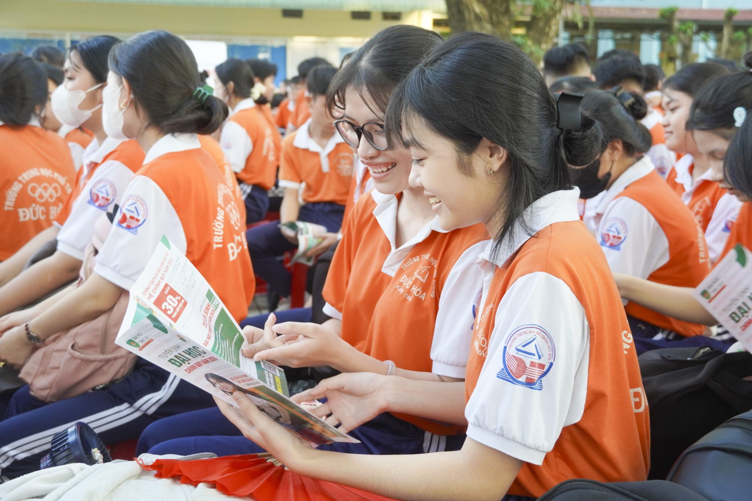 hoc sinh thpt duc hoa hao hung voi workshop chon nganh hay chon tuong lai 13 scaled