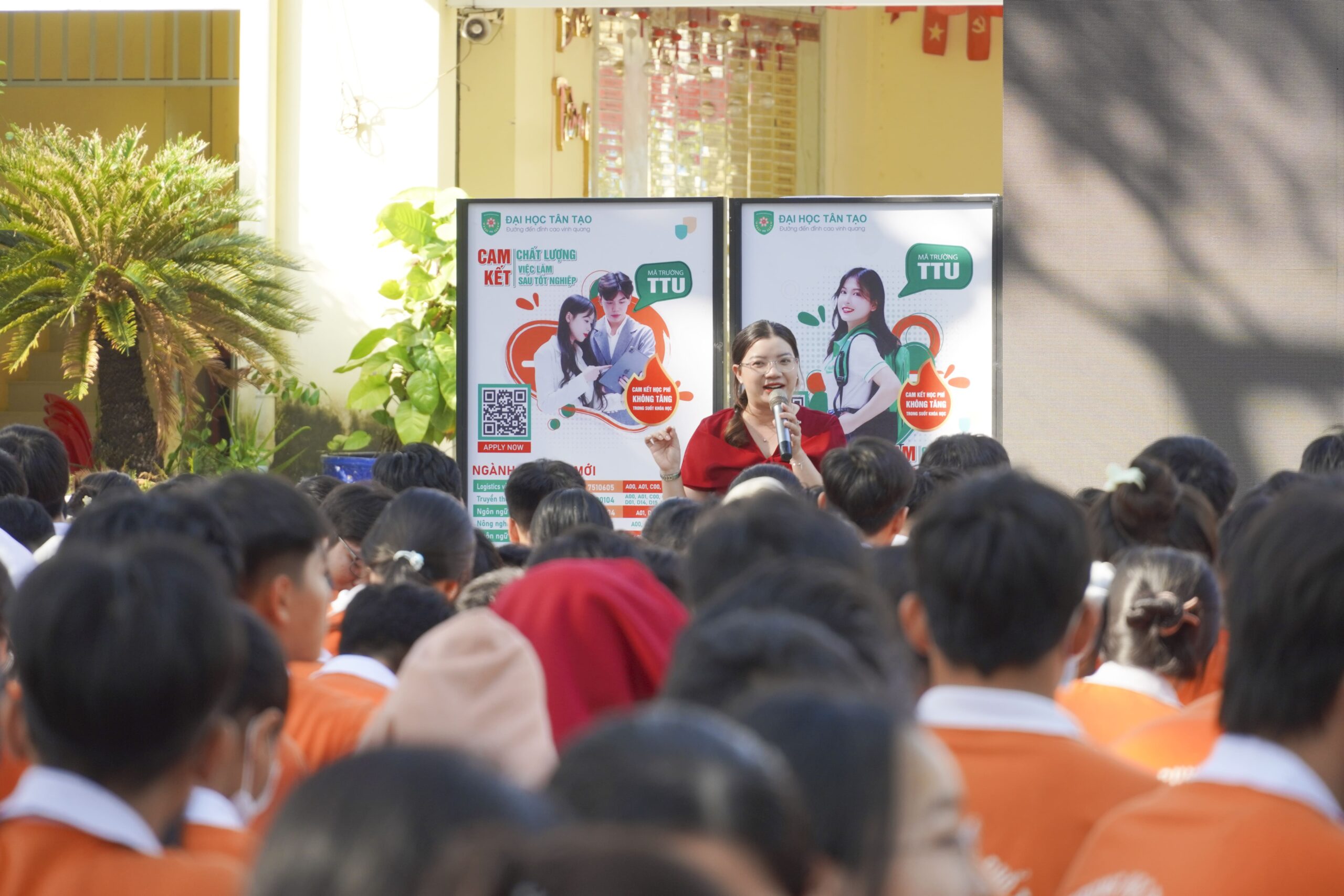 hoc sinh thpt duc hoa hao hung voi workshop chon nganh hay chon tuong lai 3 scaled