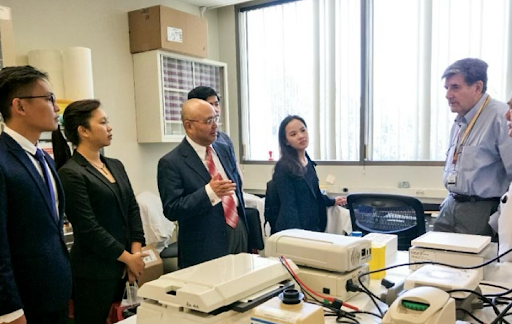 Students visiting, observing, and providing perspectives on Professor Thach’s research on Cavitation Theory (within coronary arteries) at the University of Chicago Physics Laboratory.