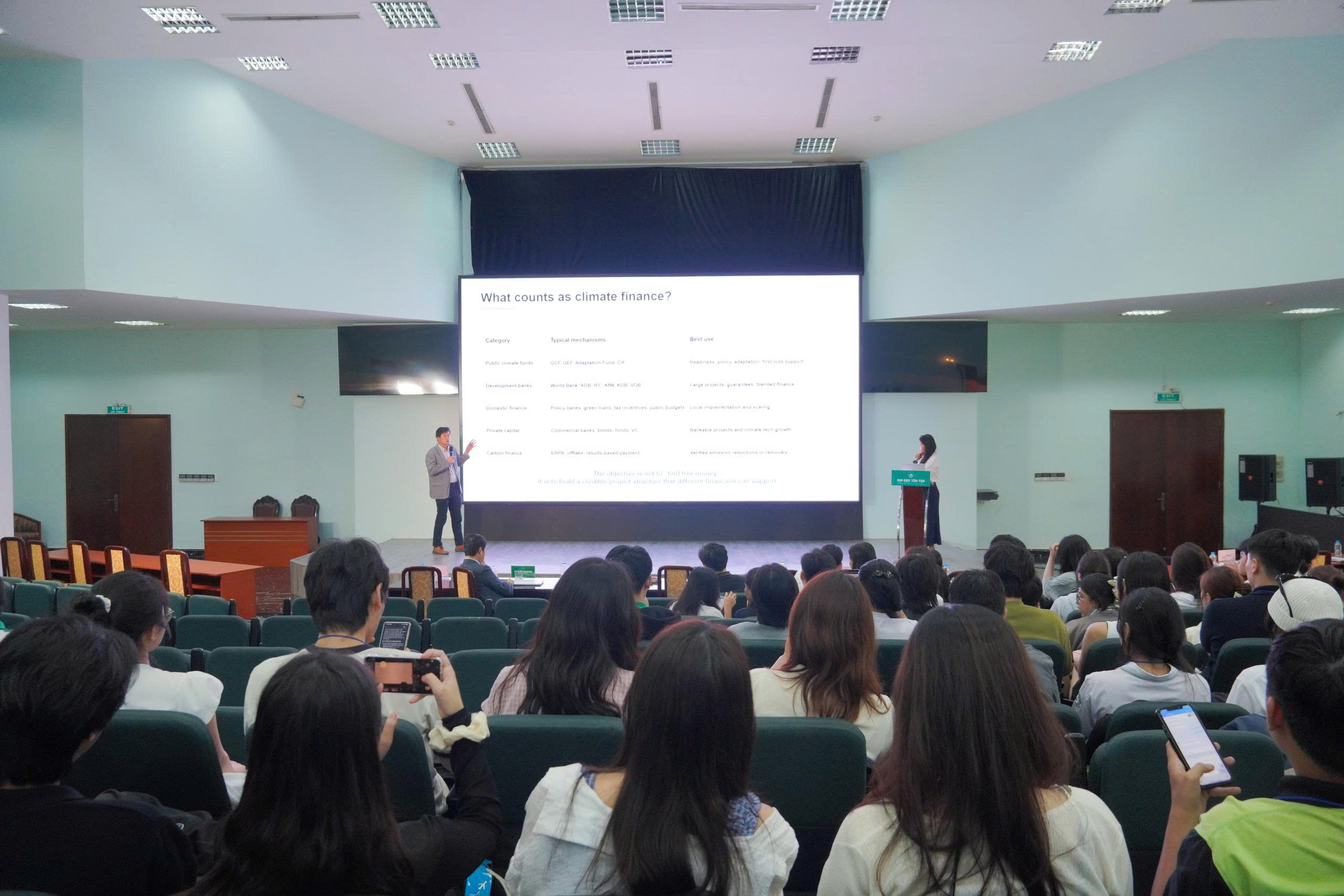 HUSS VIỆT NAM 2026: HÀNH TRÌNH KẾT NỐI TRI THỨC, DOANH NGHIỆP VÀ ĐỔI MỚI SÁNG TẠO 2 1783500220206 8584928768389428924 g1519407926123520393 b6a1badb00f7cbc3845153286a5a539b