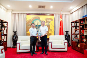 TAN TAO UNIVERSITY HOLDS WORKING SESSION WITH THE CONSULATE GENERAL OF CHINA, EXPANDING LEARNING AND INTERNATIONAL COOPERATION OPPORTUNITIES 3 1784025757918 4746355378105974081 g7258215696170236965 2b55d6164f6b6d3f51dfd53cba2606b7