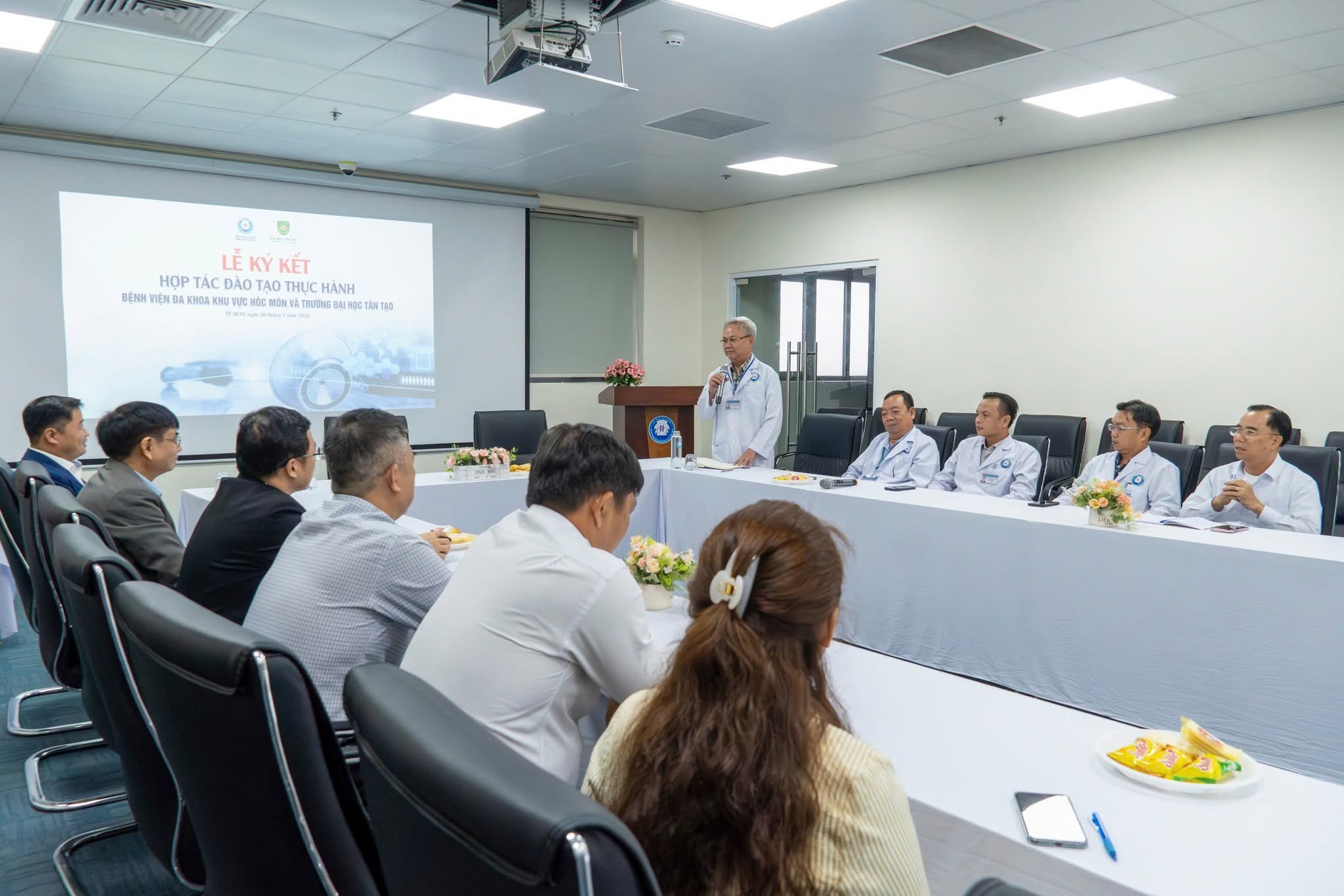 TTU MỞ RỘNG MẠNG LƯỚI ĐÀO TẠO THỰC HÀNH: CHÍNH THỨC KÝ KẾT HỢP TÁC CÙNG BỆNH VIỆN ĐA KHOA KHU VỰC HÓC MÔN 2 690633500 1384430167042211 5804582646018466050 n 1