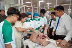 TAN TAO UNIVERSITY WELCOMES A DELEGATION OF CAMBODIAN TRAINEES FOR A VISIT AND EXPERIENCE OF THE MEDICAL TRAINING ENVIRONMENT 2 724144215 1418379426980618 6581066803912637469 n