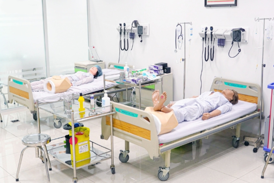 Tham quan TTU 4 Phong thuc hanh ky nang lam sang