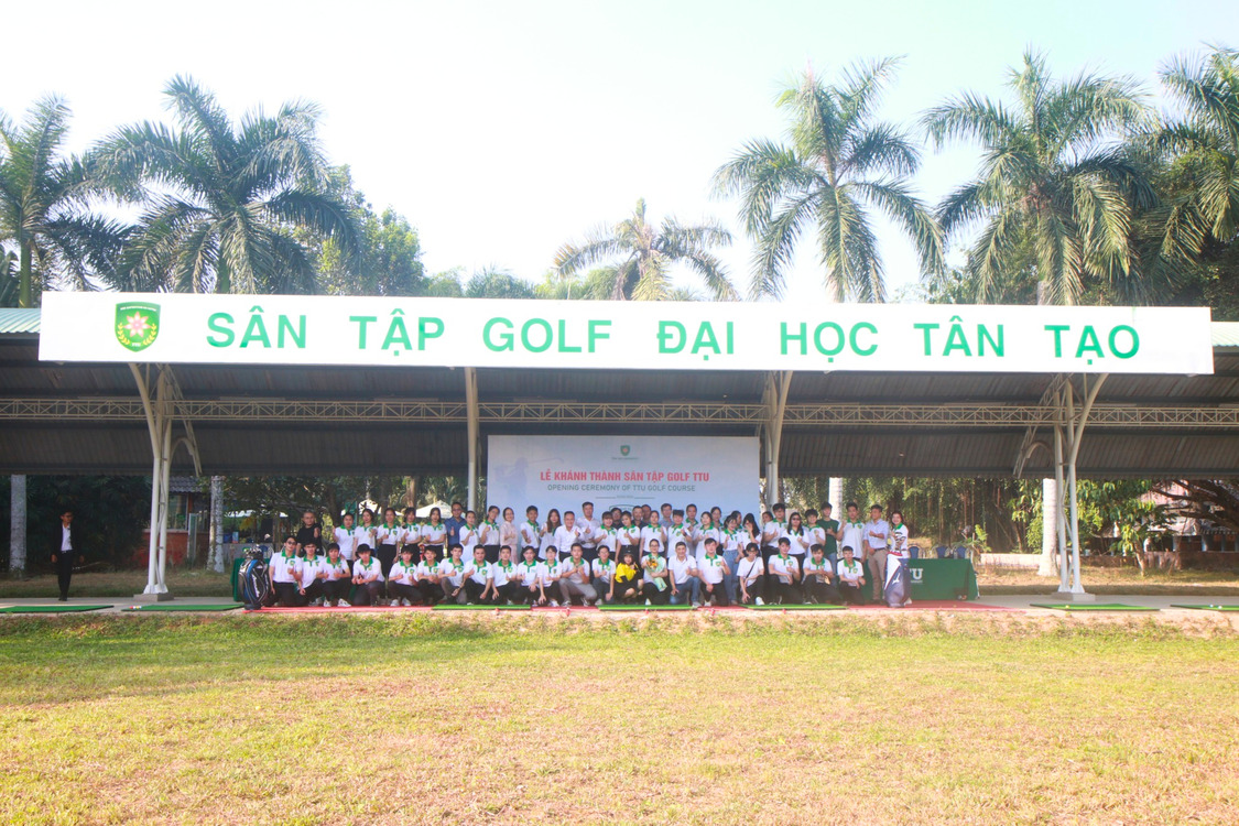 Tham quan TTU 21 San tap Golf 2