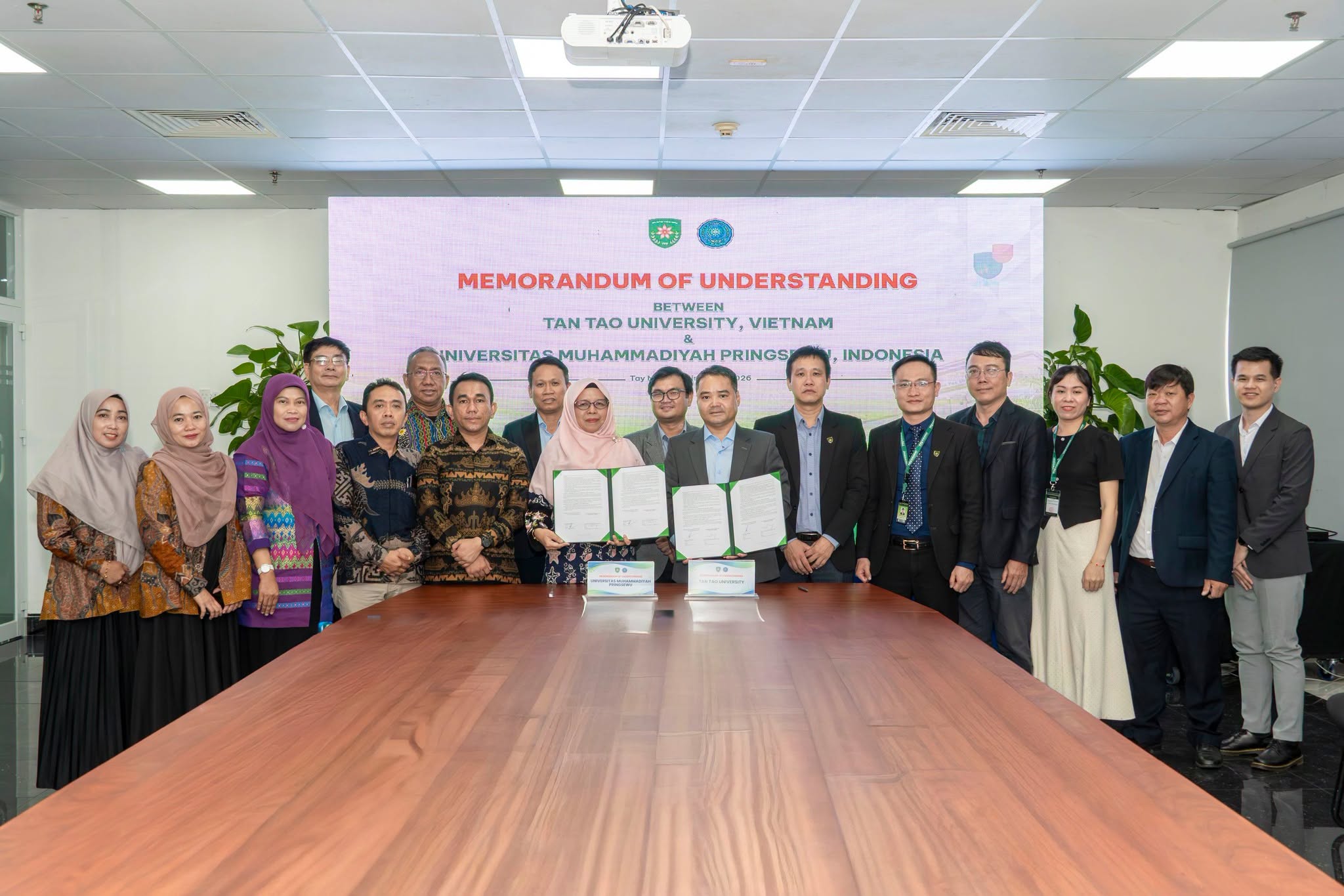 TRƯỜNG ĐH TÂN TẠO KÝ KẾT HỢP TÁC CHIẾN LƯỢC VỚI TRƯỜNG ĐH MUHAMMADIYAH PRINGSEWU (INDONESIA) 1 788461526 2467647483646511 1769792523615841286 n