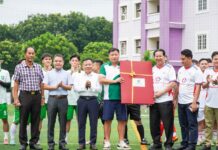 GIAO LƯU BÓNG ĐÁ HỮU NGHỊ GIỮA BỘ Y TẾ CAMPUCHIA VÀ TRƯỜNG ĐẠI HỌC TÂN TẠO: LAN TỎA TINH THẦN ĐOÀN KẾT, THẮT CHẶT HỢP TÁC