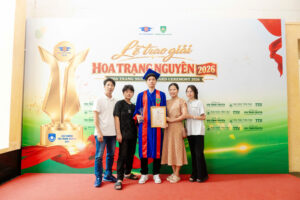GIẢI THƯỞNG HOA TRẠNG NGUYÊN LẦN THỨ 14 VINH DANH 62 HỌC SINH GIỎI QUỐC GIA VÀ CẤP TỈNH 8 1791106712398 4746355378105974081 g7258215696170236965 3e5dae5fd887a201e3a72533adb322ce